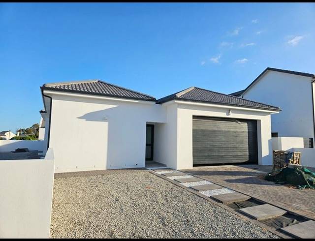 3 BEDROOM HOUSE FOR SALE IN SHELLEY POINT